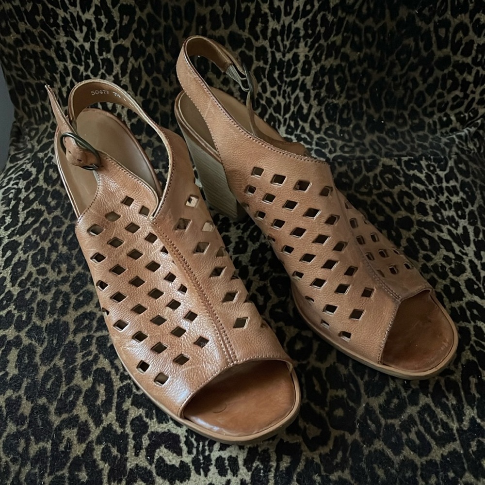 Gorgeous Paul Green sandals EUC…UK size 7.5